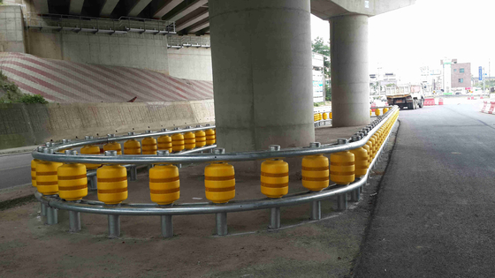 acheter Machine de formage de rouleaux de garde-corps pour autoroutes avec gros rouleaux de diamètre de 245/350 mm online manufacture