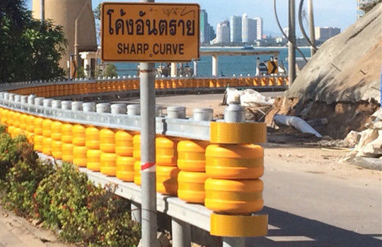 acheter Barrière à rouleaux de sécurité jaune à bandes noires avec matériel de roue en mousse et accessoires pour les solutions de barrière de sécurité online manufacture