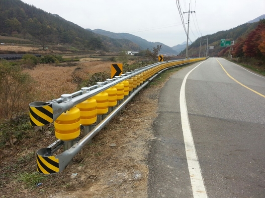 acheter Corrosion Resistance High Highway Roller Barrier for Mountain Roads Roller Size Diameter 245/350 Mm online manufacture