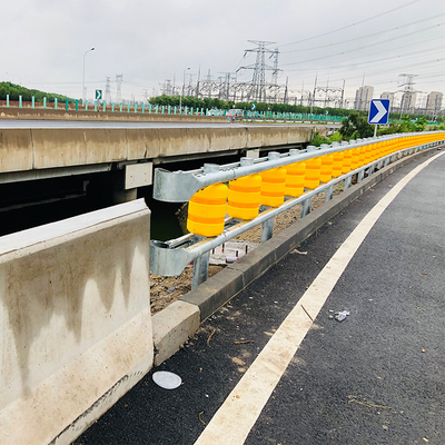 acheter Type de rouleau rambarde anti-collision pour des équipements de transport online manufacture