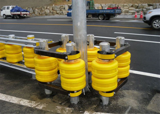 Bon prix Barrière de sécurité à rouleaux de 4 mètres, diamètre 350 mm, poids 150 kg, conçue pour une sécurité accrue dans les zones de trafic et industrielles en ligne