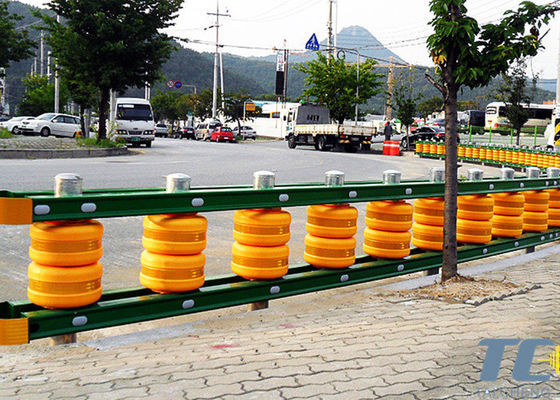 Bon prix Spacing 1m 0.7m 0.5m Crash barrier machine providing 10 Years lifetime solution for traffic safety and roadside protection en ligne