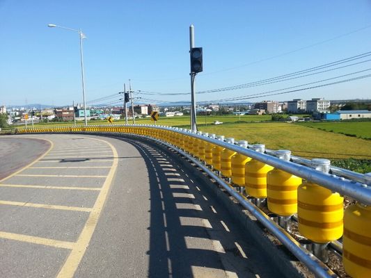 Good price International Level 4 Rolling Guardrail Barrier Including 85 MICRO Zinc Coating and Beam Variants 1 2 3 4 5pcs for Road Safety en ligne