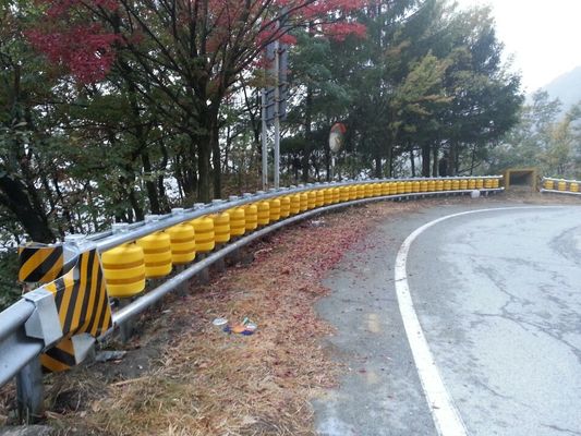 Good price 3pcs Beam Rolling Barrier with Guardrail Zinc Coating 85um600g per square meter Heavy Duty Traffic Safety Barrier System en ligne