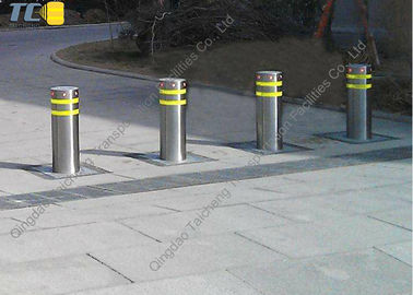 Pilar de stationnement en acier automatique / Bollards intelligents IP68 Finition en acier inoxydable 130 kg Poids 3,5 s Vitesse d'ouverture