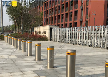 Porte principale hydraulique Porte d'entrée Porte de sortie Bollards 360 mm AC220V Pulvérisation électrostatique 3,5s Vitesse