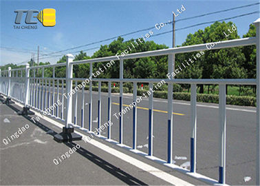 Good price Rambarde piétonnière adaptée aux besoins du client de barrière de jardin de montée de glissière de sécurité de ruban anti en ligne