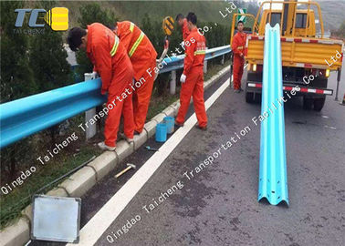 Good price Anti glissière de sécurité de poutre de la corrosion solides solubles W, glissière de sécurité de poutre en métal de Thrie en ligne