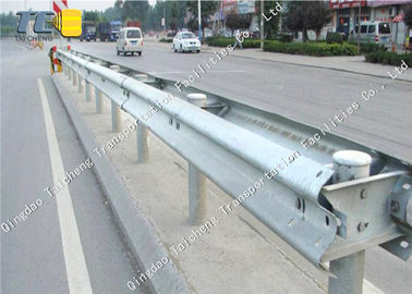 Barrière de protection en forme de W Autoroutes Barrière de protection anti-collision Barrière de protection galvanisée à chaud